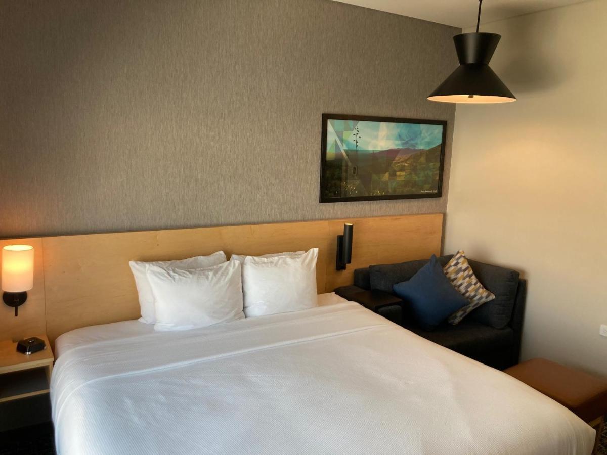 Hyatt Place Saltillo Esterno foto